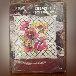 Vogart Vintage Crewel Creative Stitchery Floral Bouquet Needlepoint Pillow Kit